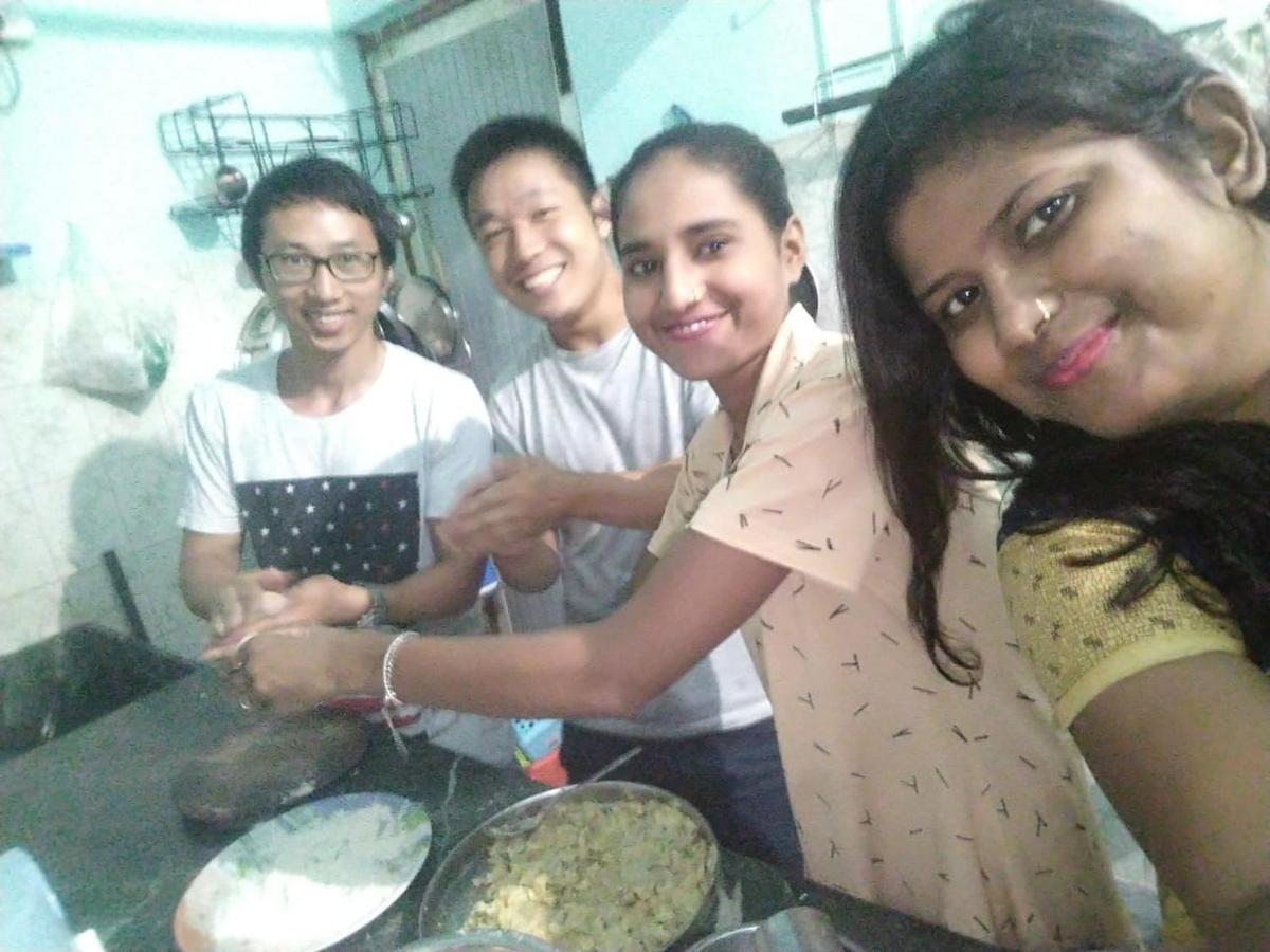 Hostel Relax Homestay Gaya Bagian luar foto